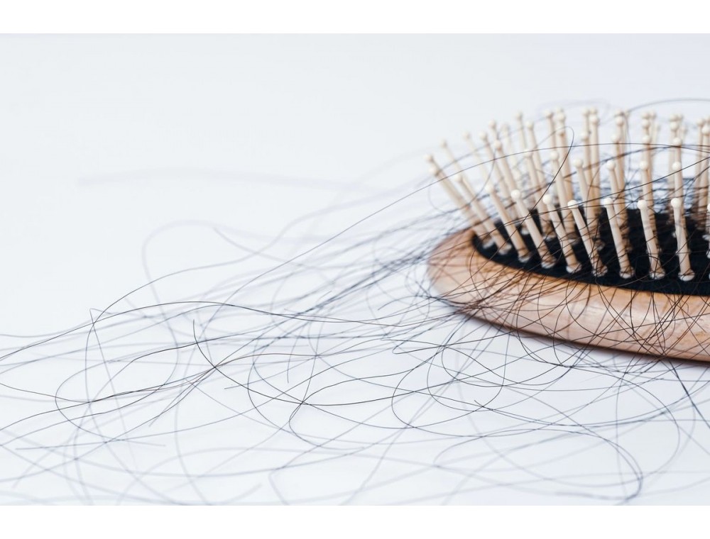 Как справиться с чрезмерным выпадением волос во время стресса?