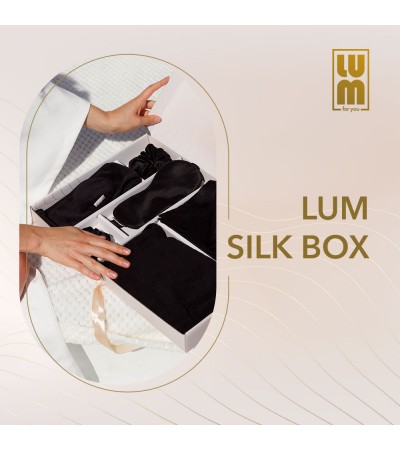 "A set of natural silk accessories Silk hugs from LUM"